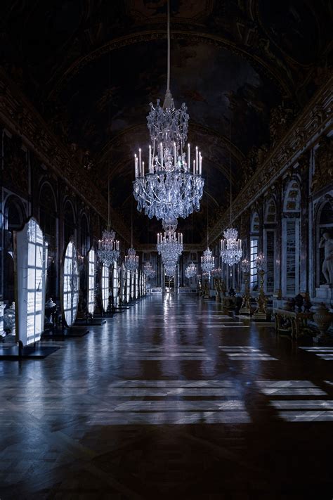 Dior organise son défilé dans la spectaculaire galerie des Glaces, 